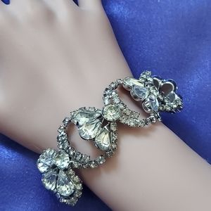 Vintage women's clear rhinestone bracelet broken